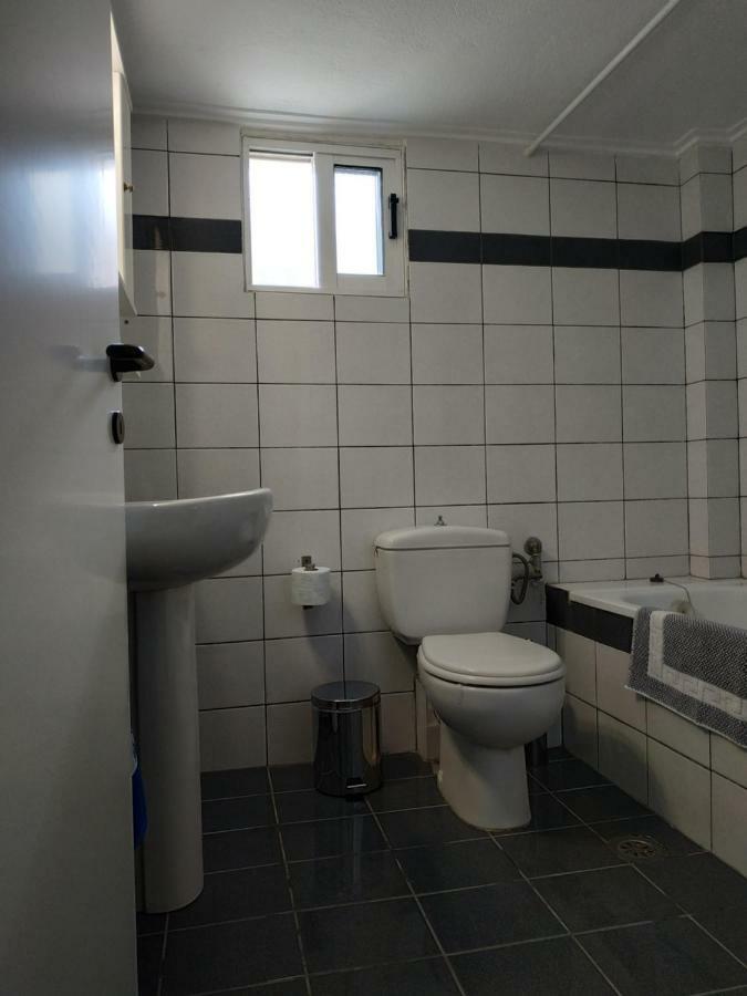 Epavlis Apartment Néa Péramos エクステリア 写真